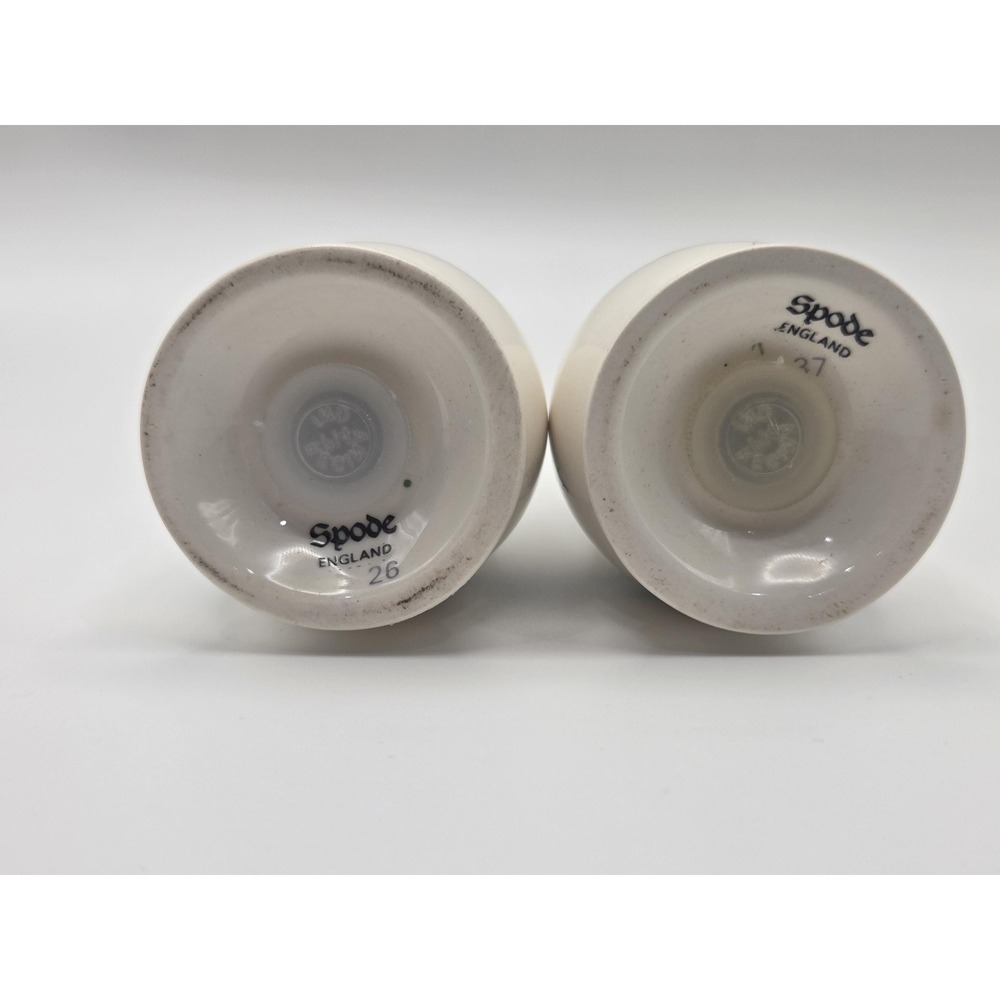 Spode Salt and Pepper Shakers Unisex White Holly Mistletoe Christmas Tableware - Picture 4 of 4